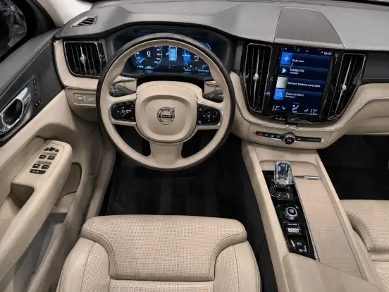VOLVO-XC60-2021