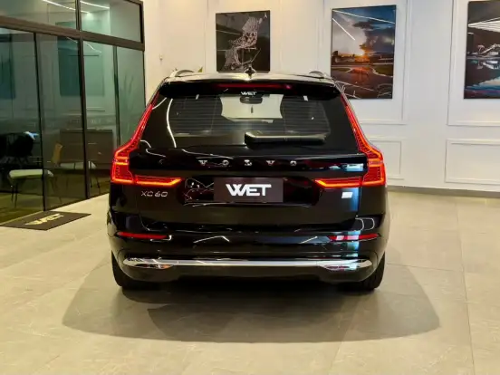 VOLVO-XC60-2023