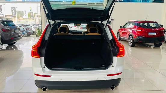 VOLVO-XC60-2019