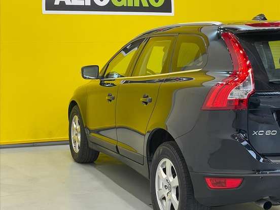 VOLVO-XC60-2.0 T5 COMFORT FWD TURBO GASOLINA 4P AUTOMÁTICO VOLVO-XC60-2011