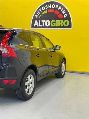 VOLVO-XC60-2011