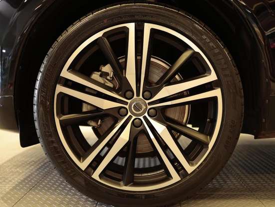 VOLVO-XC60-2019