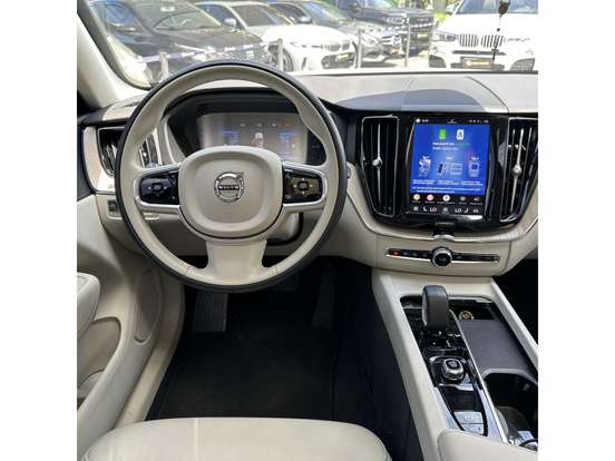 VOLVO-XC60-2024