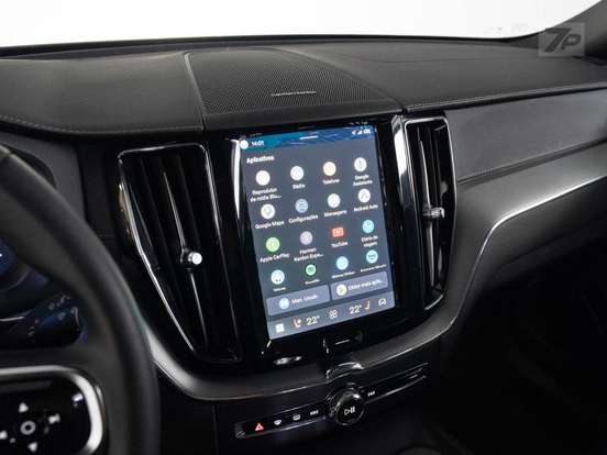 VOLVO-XC60-2023