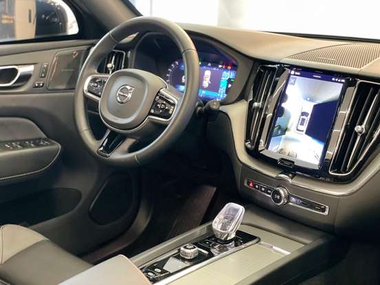 VOLVO-XC60-2022
