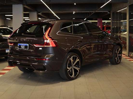 VOLVO-XC60-2022