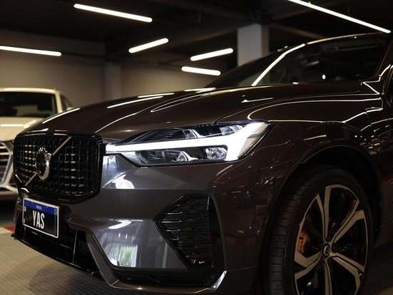 VOLVO-XC60-2022