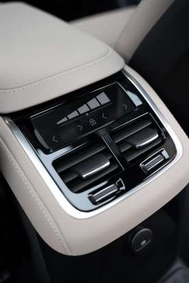VOLVO-XC90-2025