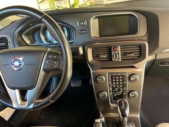 VOLVO-V40-2.0 T4 DYNAMIC TURBO GASOLINA 4P AUTOMÁTICO VOLVO-V40-2014