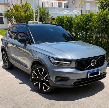 VOLVO-XC40-2019