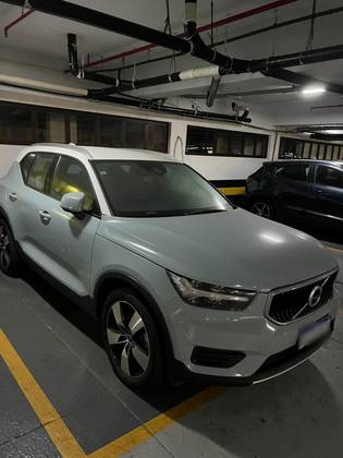VOLVO XC40 2.0 T5 GASOLINA MOMENTUM AWD GEARTRONIC