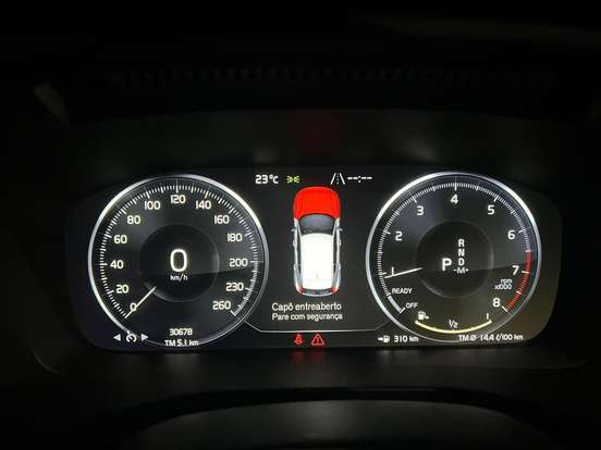 VOLVO-XC40-2.0 T5 GASOLINA MOMENTUM AWD GEARTRONIC VOLVO-XC40-2018