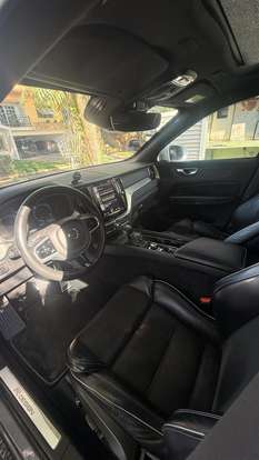 VOLVO-XC60-2017