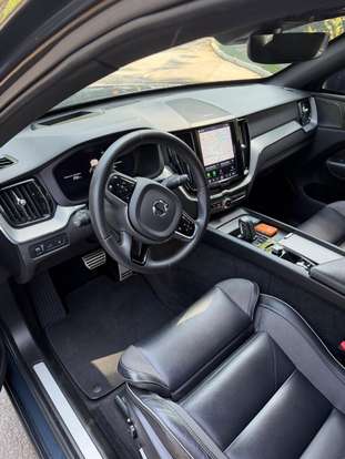 VOLVO-XC60-2021
