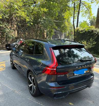 VOLVO-XC60-2021