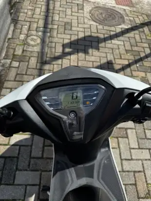 YAMAHA-FLUO 125 ABS-2023