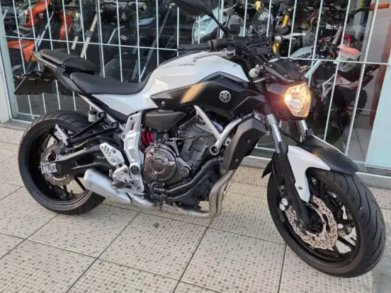 YAMAHA-MT-07 YAMAHA-MT-07-2016