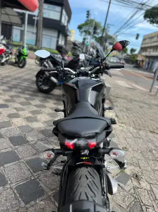 YAMAHA-MT-09-2024