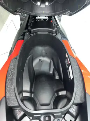 YAMAHA-NMAX CONNECTED 160 ABS-2025