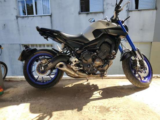 YAMAHA-MT-09-2017