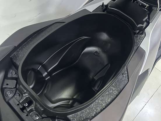YAMAHA-NMAX CONNECTED 160 ABS-2025