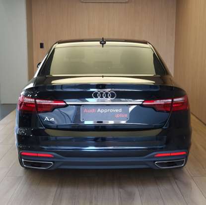 AUDI-A4-2023