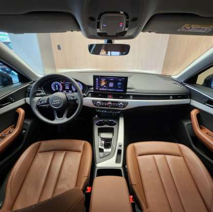 AUDI-A4-2023