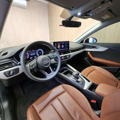 AUDI-A4-2023