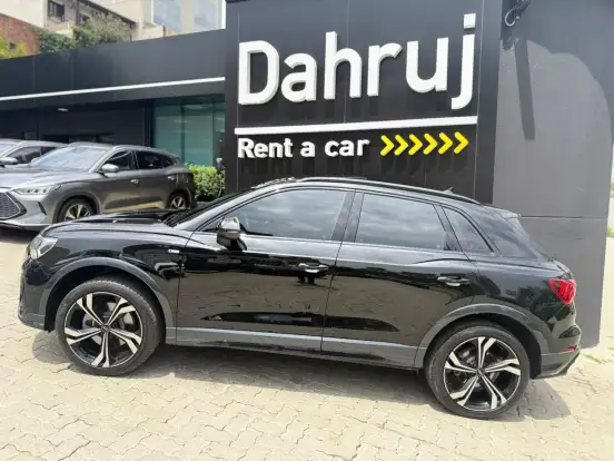AUDI-Q3-2023
