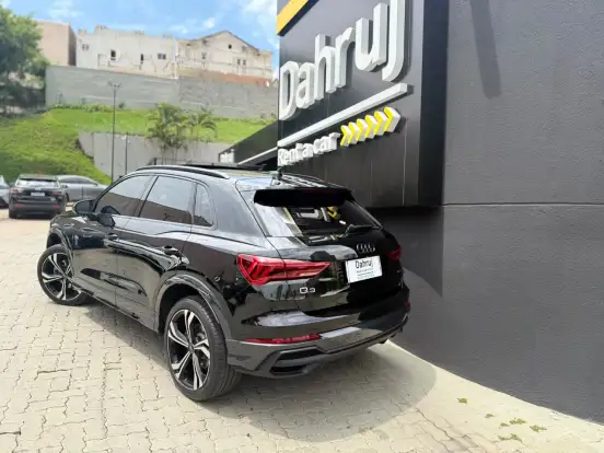 AUDI-Q3-2023