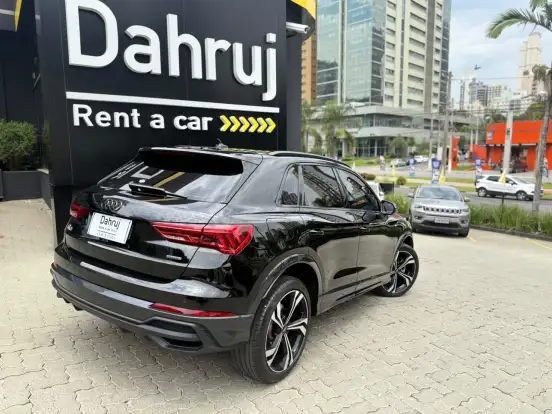 AUDI-Q3-2023