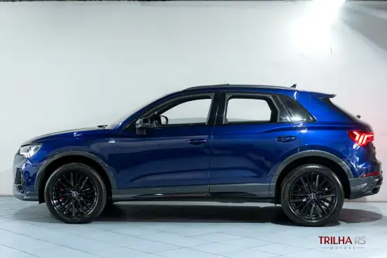AUDI-Q3-2022