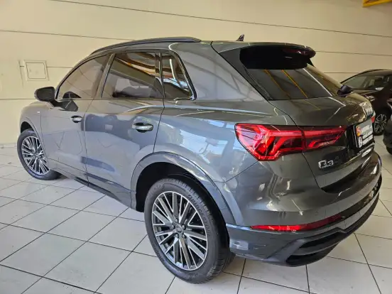 AUDI-Q3-2023