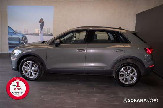 AUDI-Q3-2022