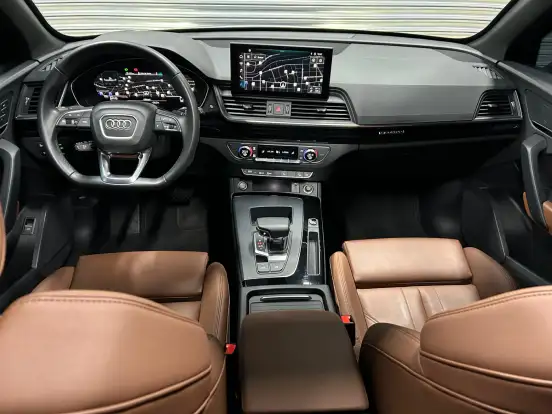 AUDI-Q5-2021