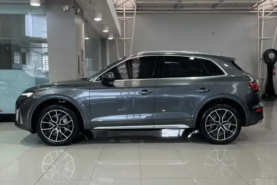 AUDI-Q5-2024