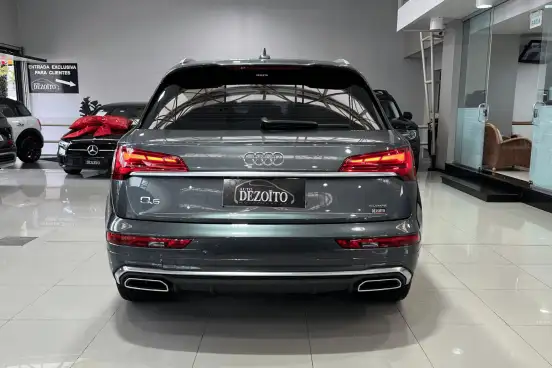 AUDI-Q5-2024