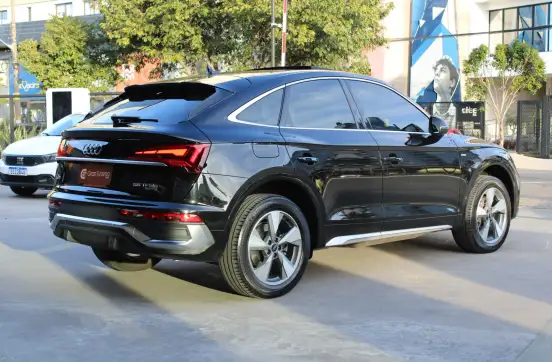 AUDI-Q5-2024