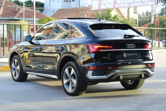 AUDI-Q5-2024