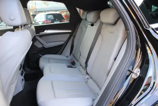 AUDI-Q5-2024