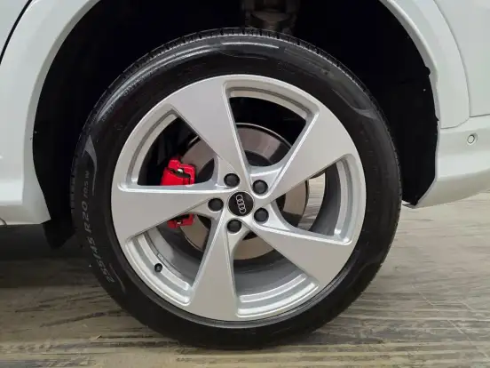AUDI-Q5-2024