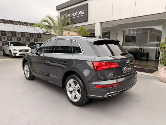 AUDI-Q5-2019