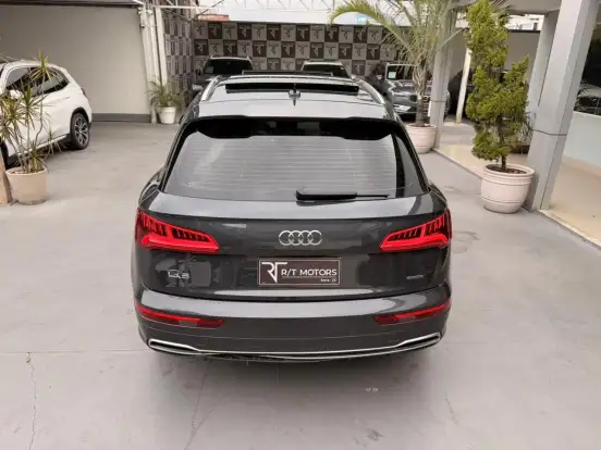 AUDI-Q5-2019