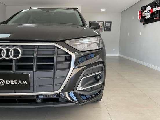 AUDI-Q5-2024