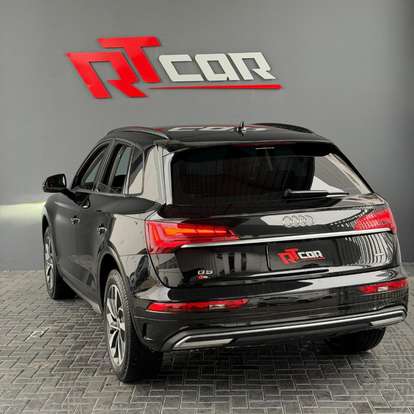 AUDI-Q5-2021