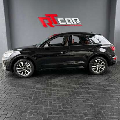 AUDI-Q5-2021