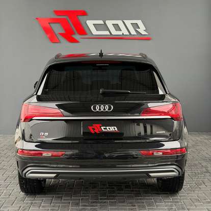 AUDI-Q5-2021