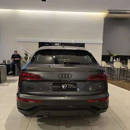 AUDI-Q5-2021