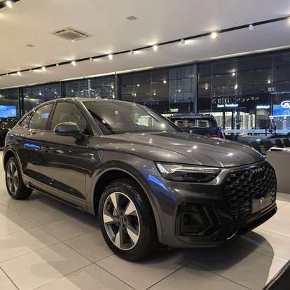 AUDI-Q5-2021