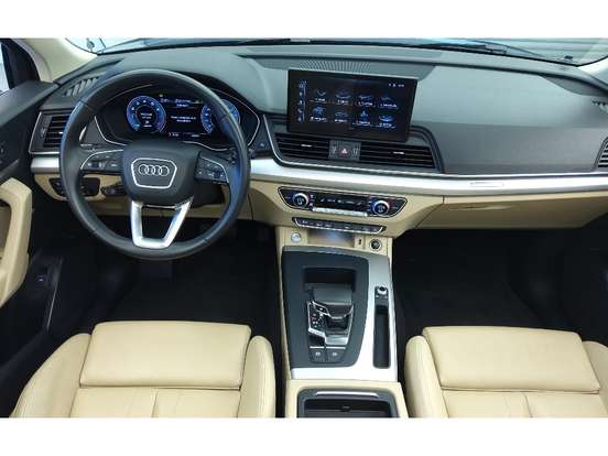 AUDI-Q5-2022